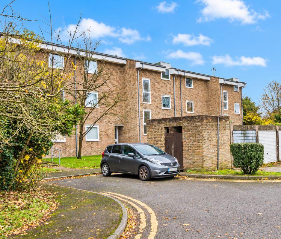 Apartment in Sutton