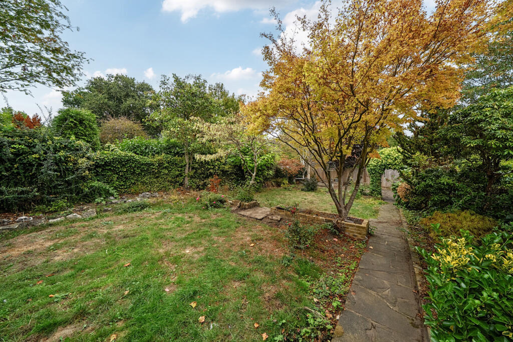 House in London, Avery Hill - View 4