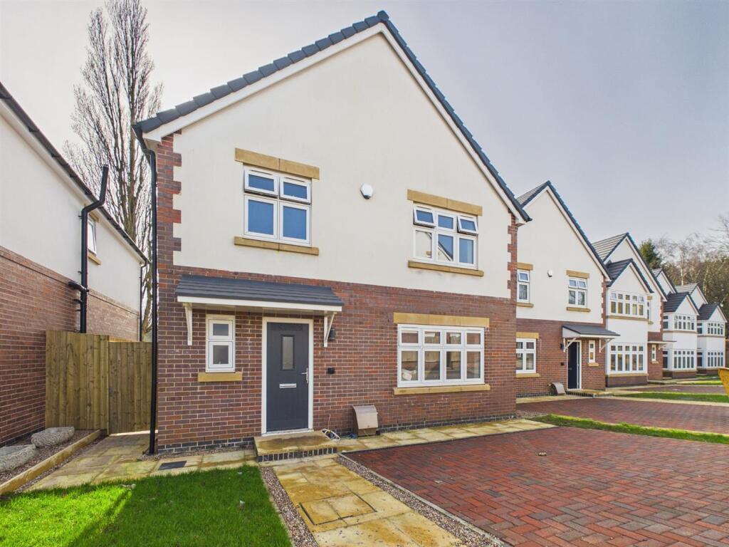 4-bed detached on Fletcher Close, Smalley Village, £399,000