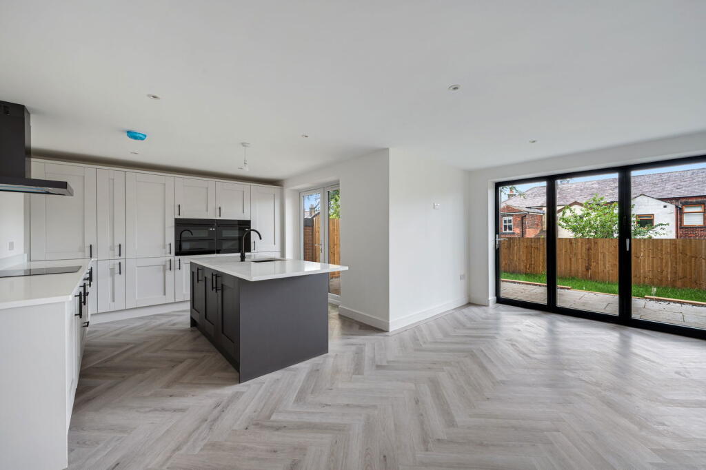 Beech Avenue, Anderton, Lancashire, PR6 photo 2