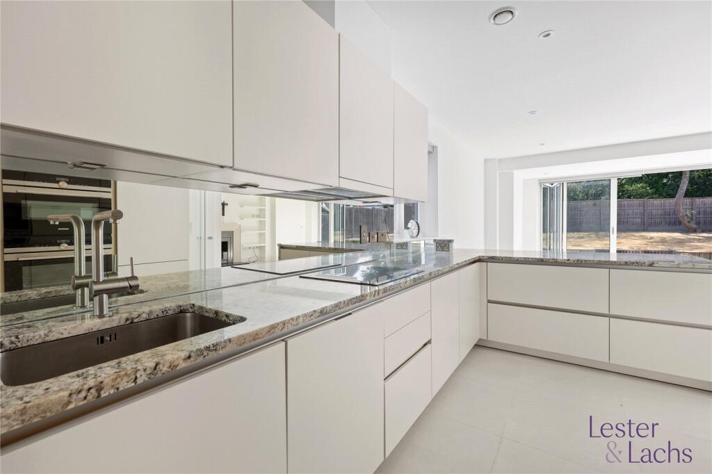 House in Ilford - View 4