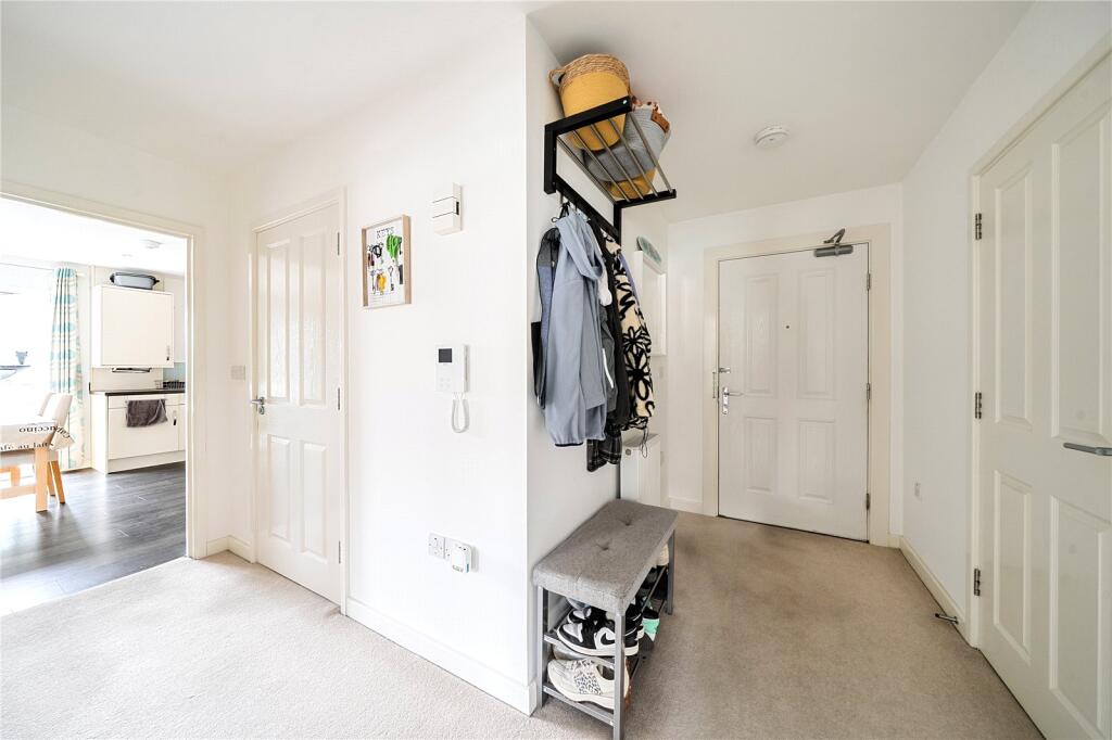 Apartment in London, Upper Elmers End - View 4