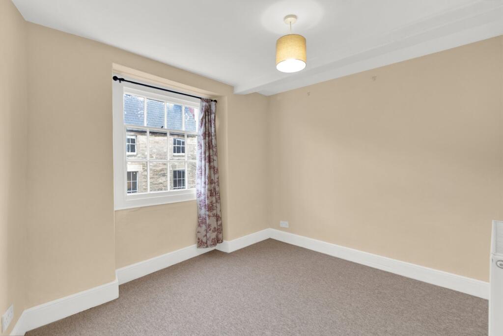 Apartment in Gloucester - View 5