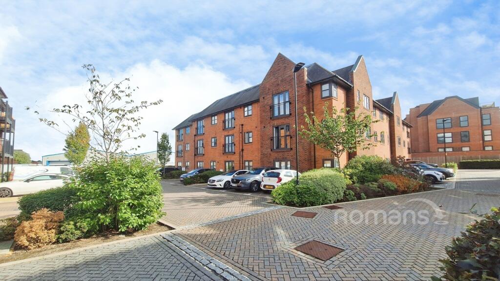 2-bed flat on Lime Tree House, Carter Court, Hook, £240,000