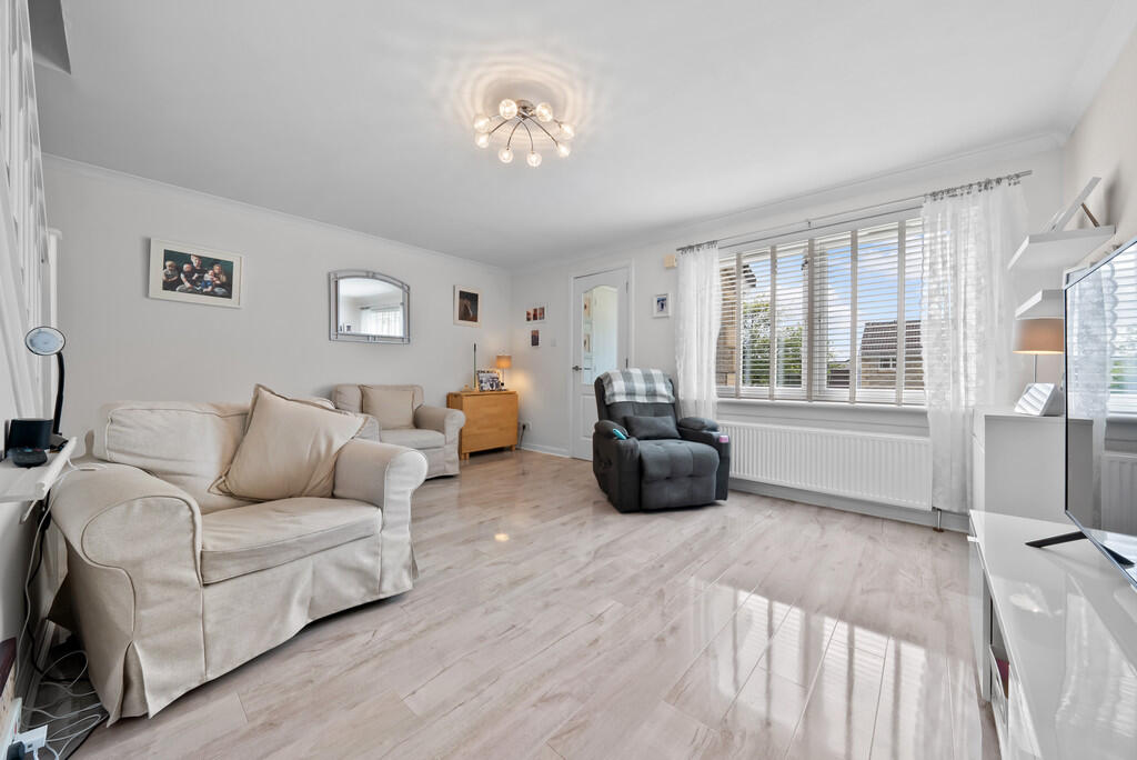 Bonnyvale Place, Bonnybridge, Falkirk photo 2