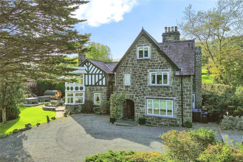 Main image of property: Rowen, Conwy, LL32