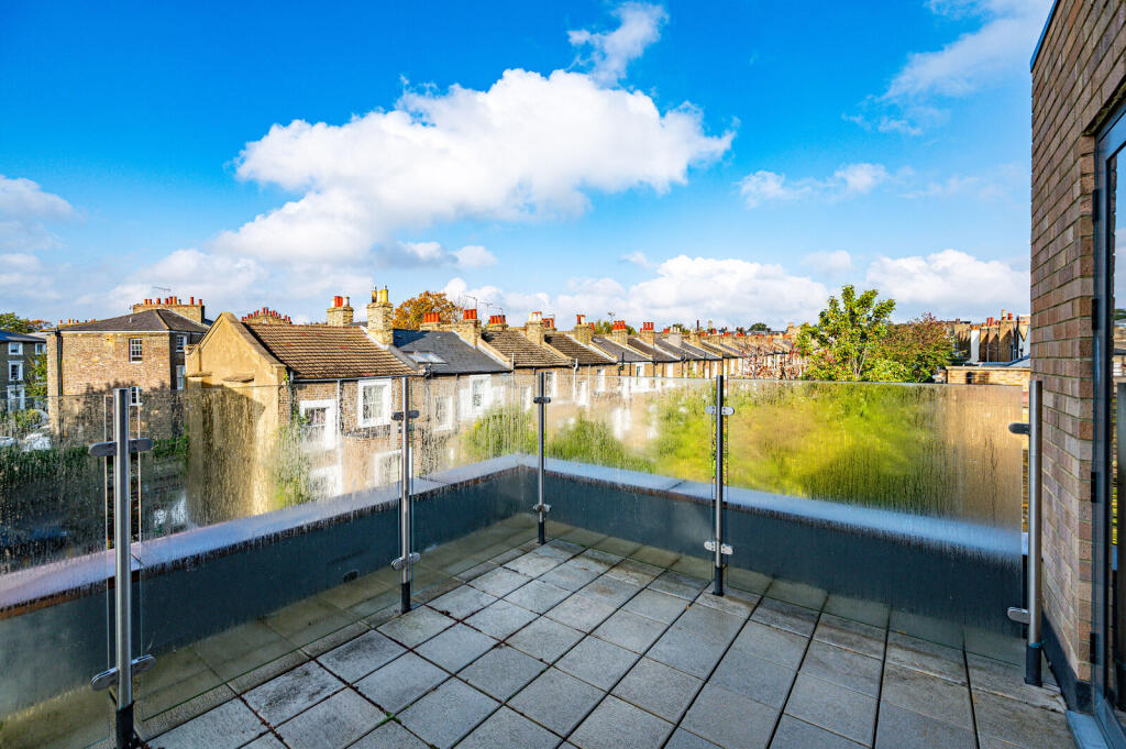 Apartment in London - View 5