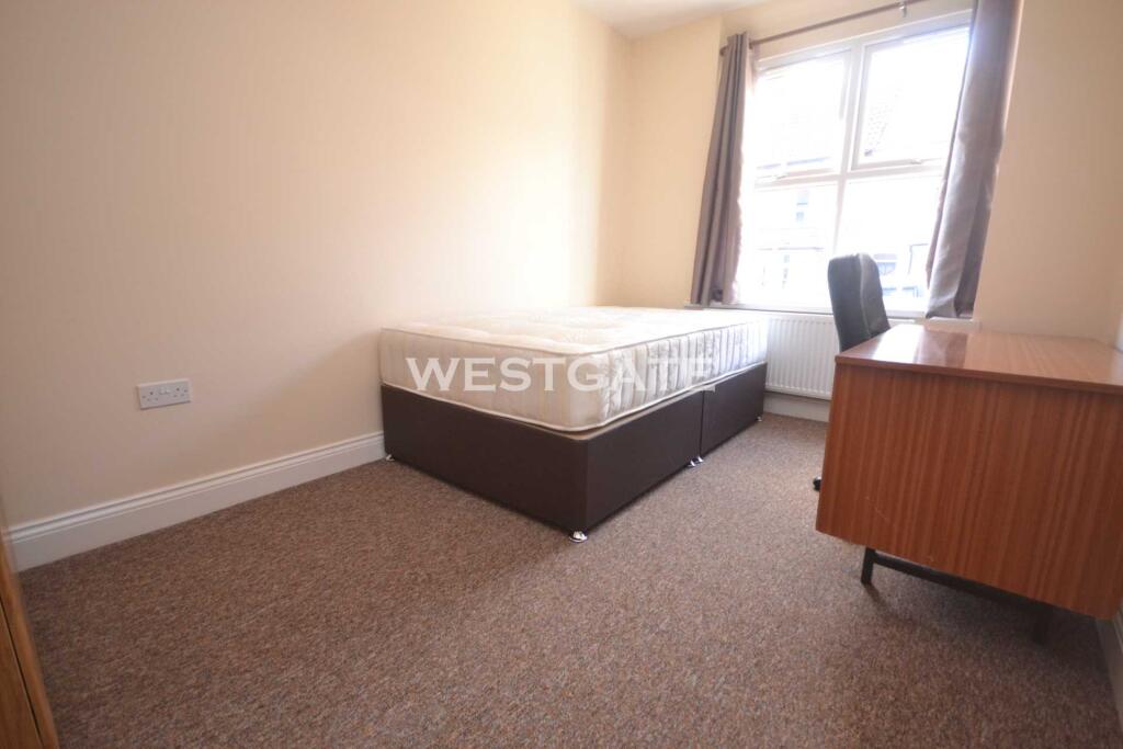 House in Reading - View 4
