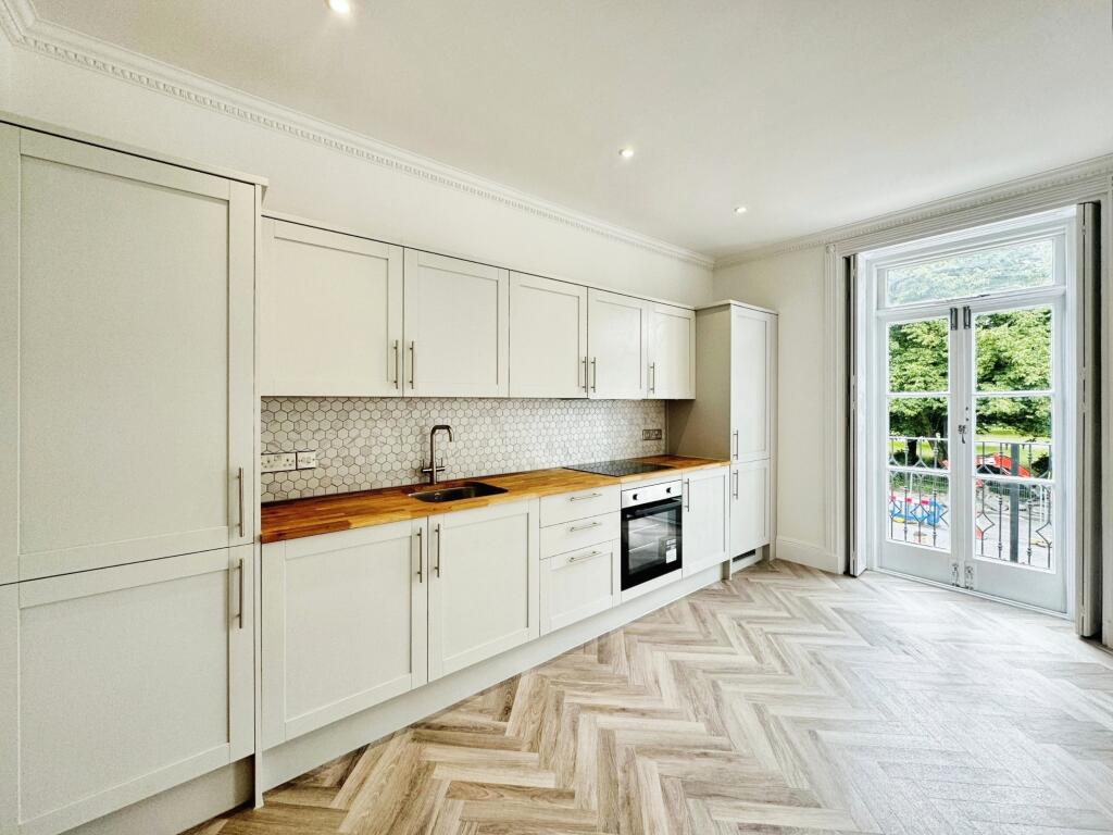 Main image of property: Cumberland Place, Southampton, SO15