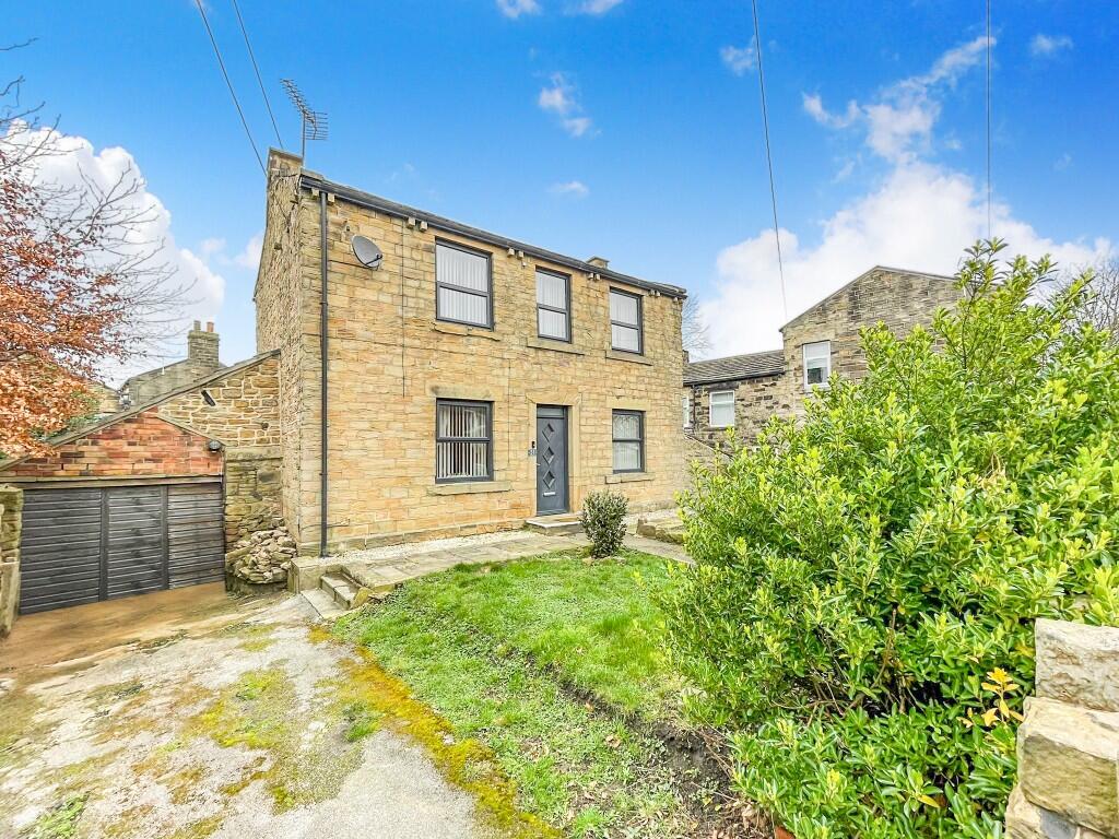 3-bed detached on Kirkgate, Dewsbury, West Yorkshire, WF17, £299,950