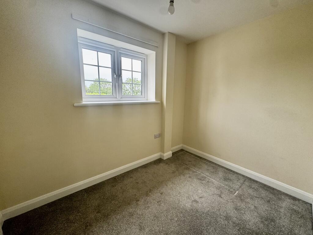 House in Lincoln - More