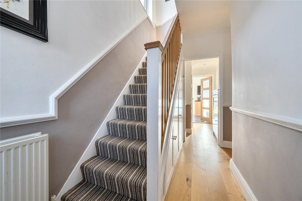 Firs Lane, Palmers Green, London, N13 photo 4