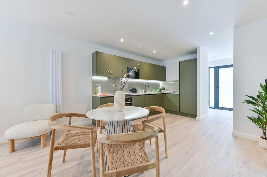 Main image of property: Wandle Place, Earlsfield, Wimbledon, SW18