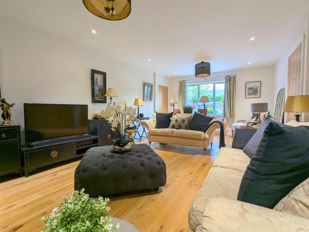 House in Malvern Hills, Hanley Castle - View 2