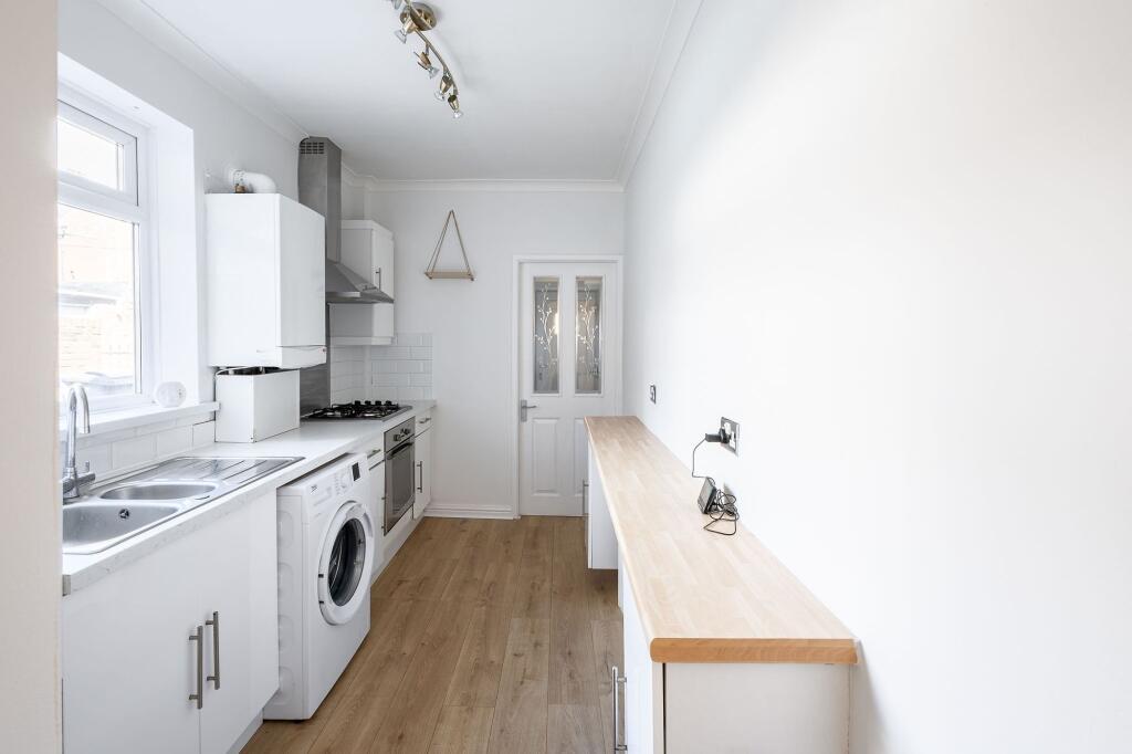 Apartment in North Tyneside, North East - View 4