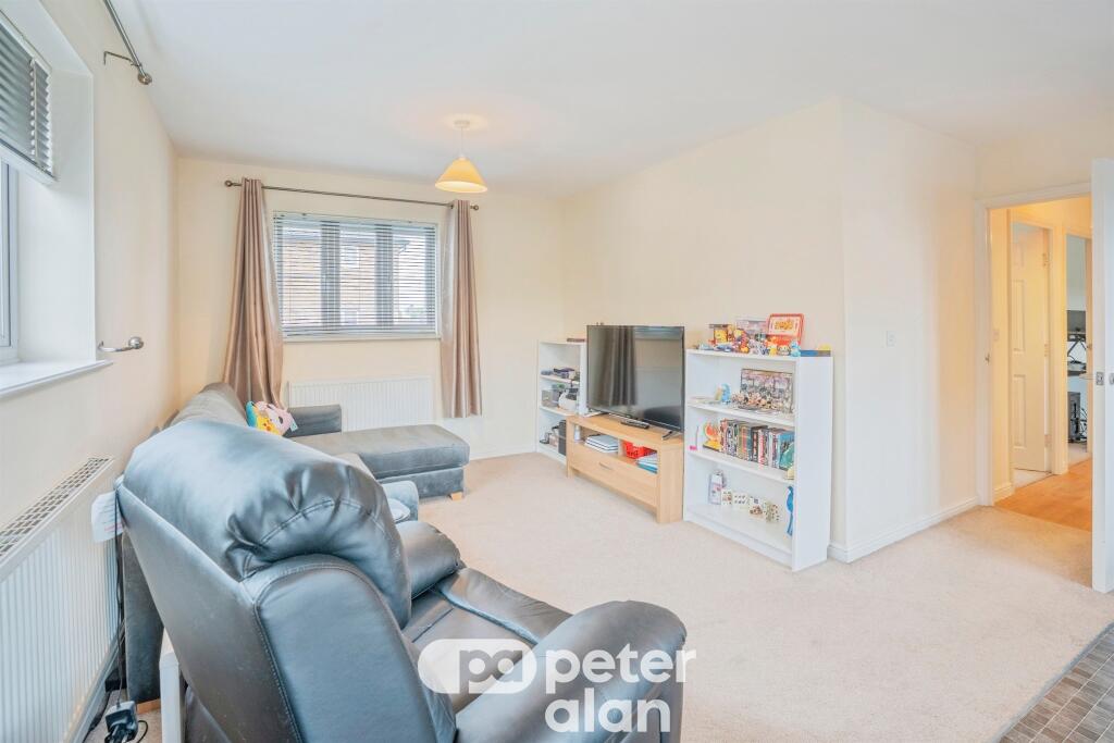 Apartment in Newport - View 3