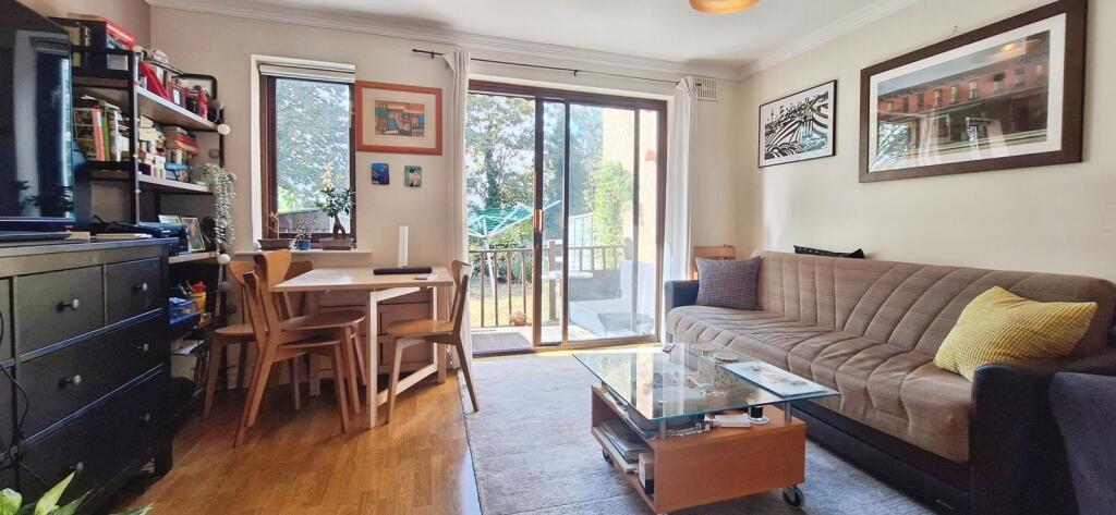 House in London - View 2