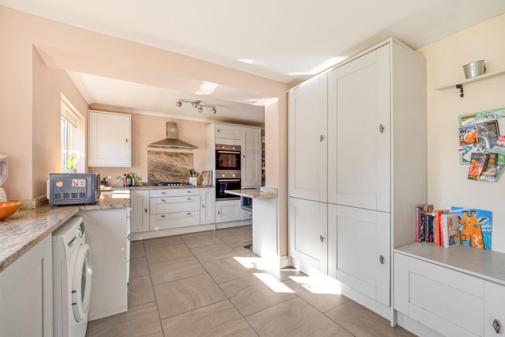 Nonsuch Court Avenue, Epsom, Surrey, KT17 photo 4