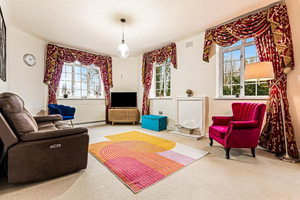 Main image of property: Stoneygate Court, Leicester