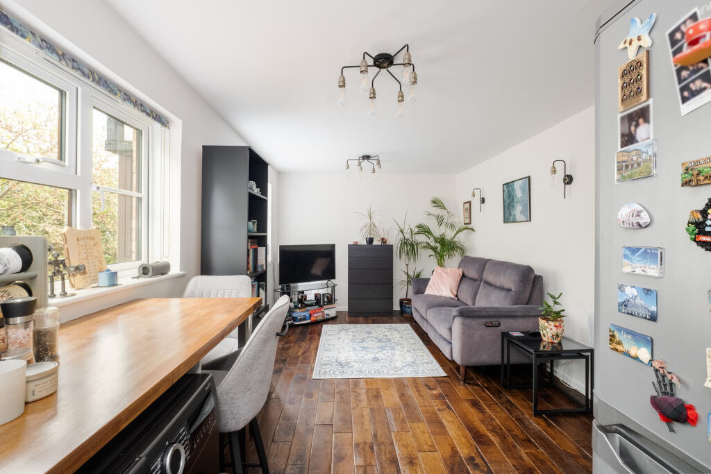 Apartment in London - View 5