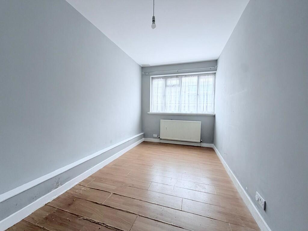 Apartment in Harrow - View 4