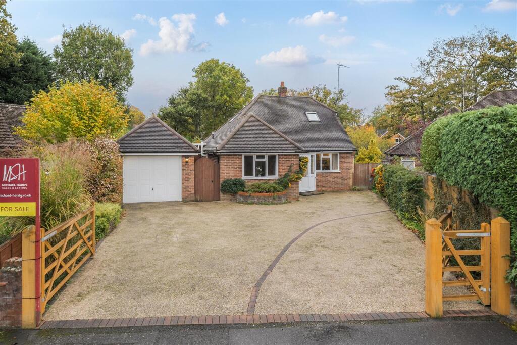 Frensham Road, Crowthorne, Berkshire, RG45 6QH