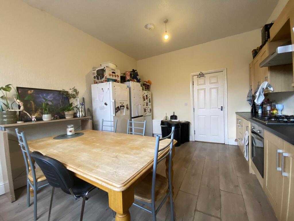 Apartment in Manchester, Ladybarn, Fallowfield - View 3