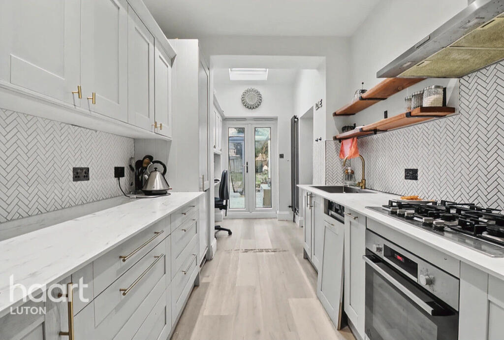 Main image of property: Cutenhoe Road, Luton