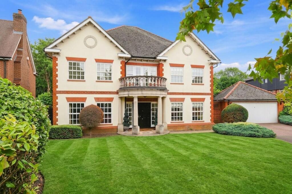 Main image of property: Richmond Park, Loughton, IG10
