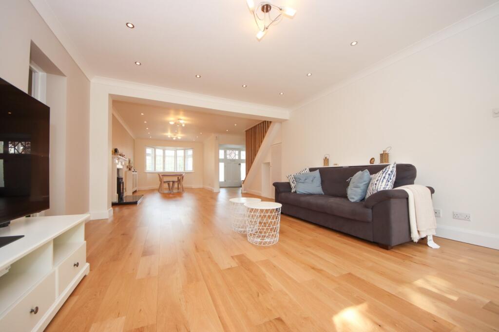 House in Sutton - View 2