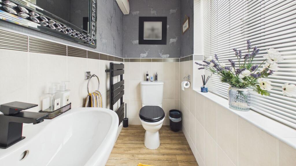 House in South Kesteven, Bourne - More