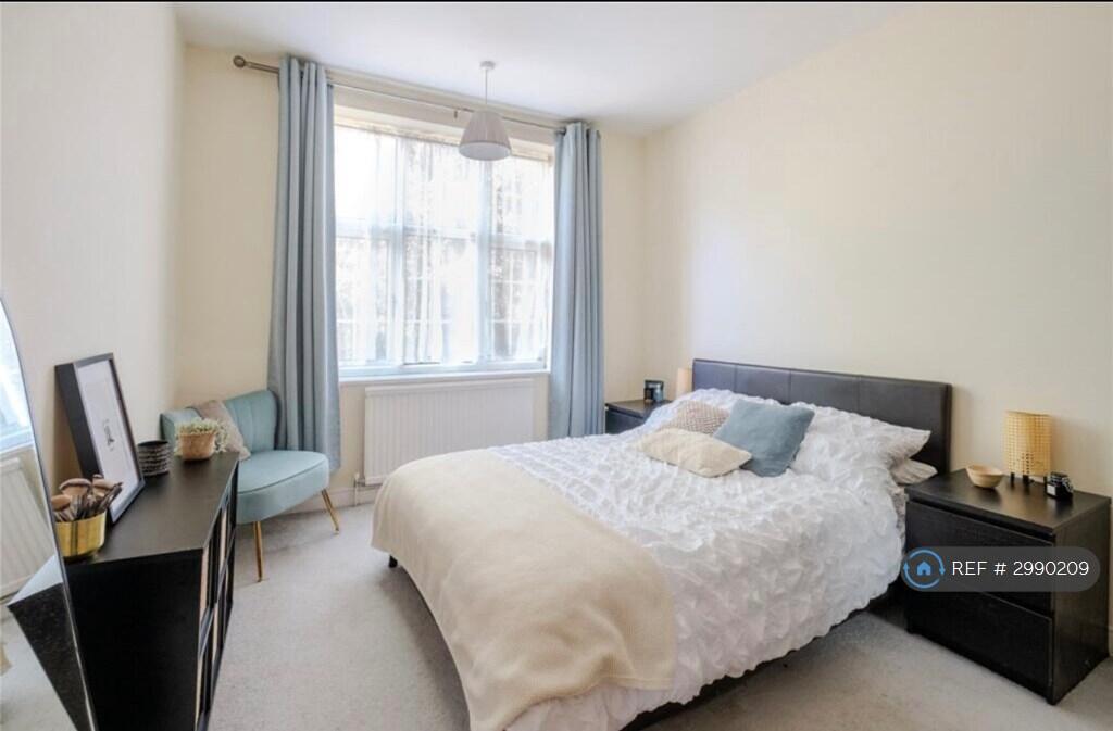 Apartment in London - View 2