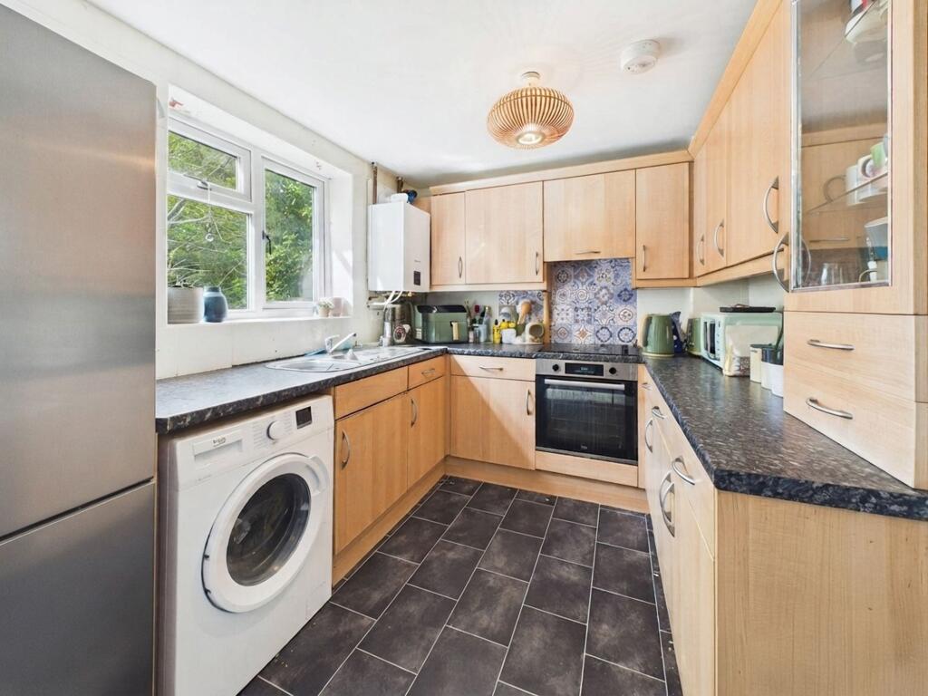 House in Nottingham, Nottinghamshire - View 4