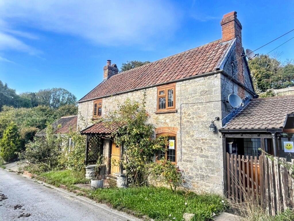 Main image of property: Canada Coombe, Hutton, Weston-super-mare, North Somerset. BS24 9US