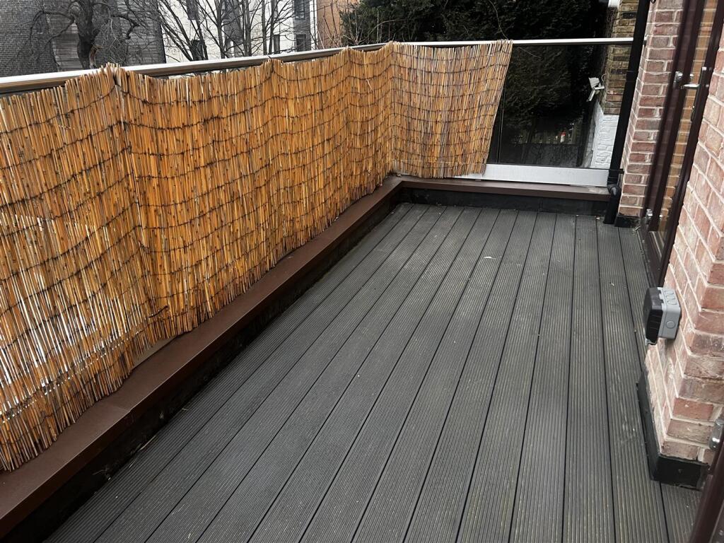 Apartment in London - View 5