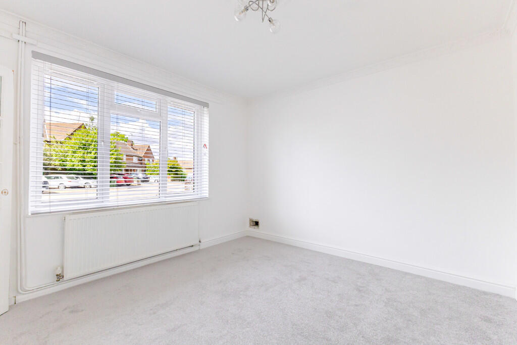 House in Watford, Hertfordshire - More