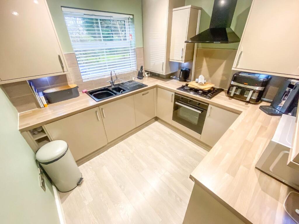 Flat 2, Washington Close, Cheadle Hulme, Cheadle photo 3