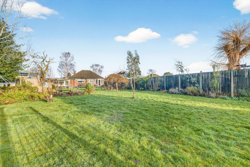 Cromwell Crescent, Market Harborough photo 2