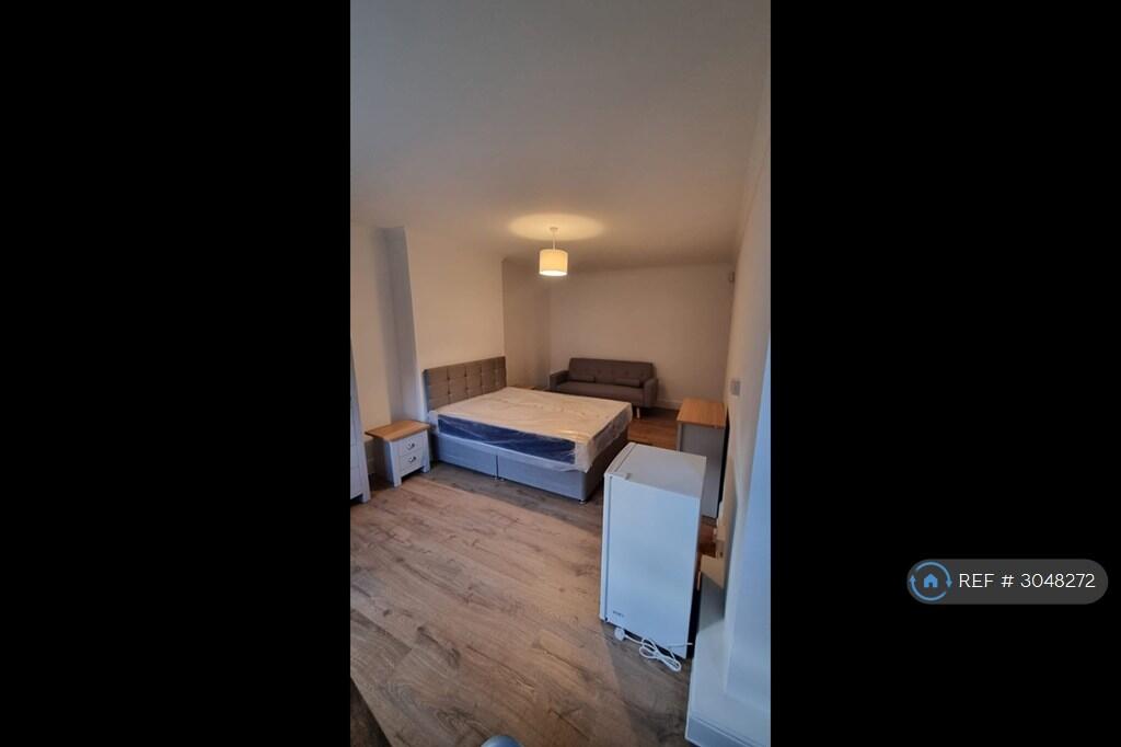 Apartment in London - More