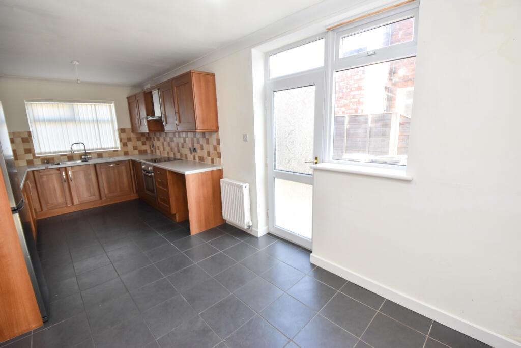 Clevedon Avenue, Urmston, M41 – další