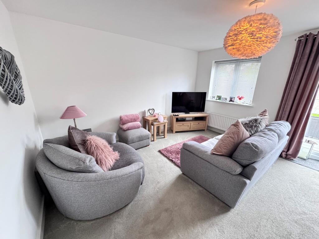 House in High Peak, Chapel-en-le-Frith - View 4