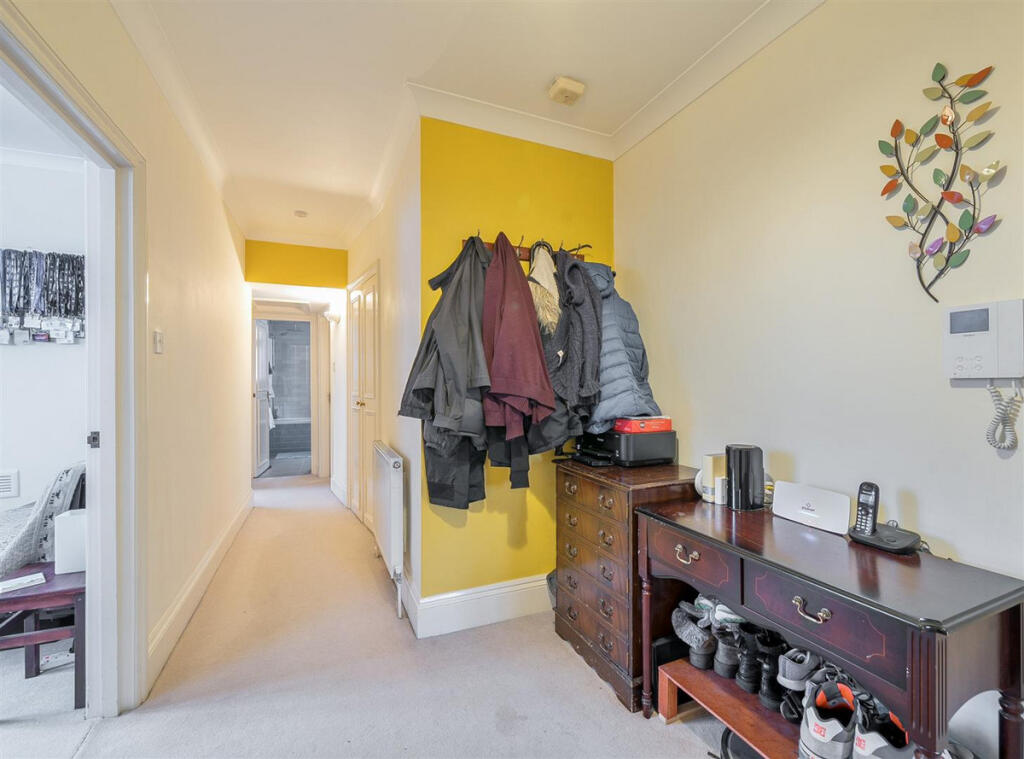 Apartment in London - View 5