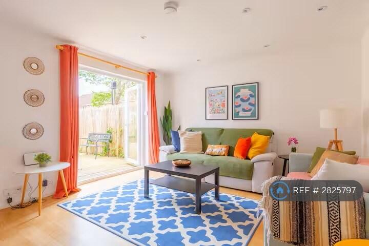 3 bedroom end of terrace house for rent