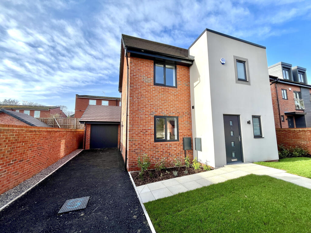 3-bed detached on Woodlands Crest, Preston, Lancashire, PR2, £289,995