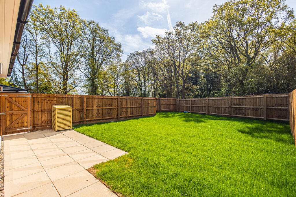 Gardeners Mews, Crays Hill, CM11 photo 4
