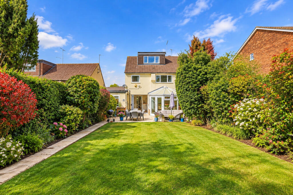House in Enfield - View 3