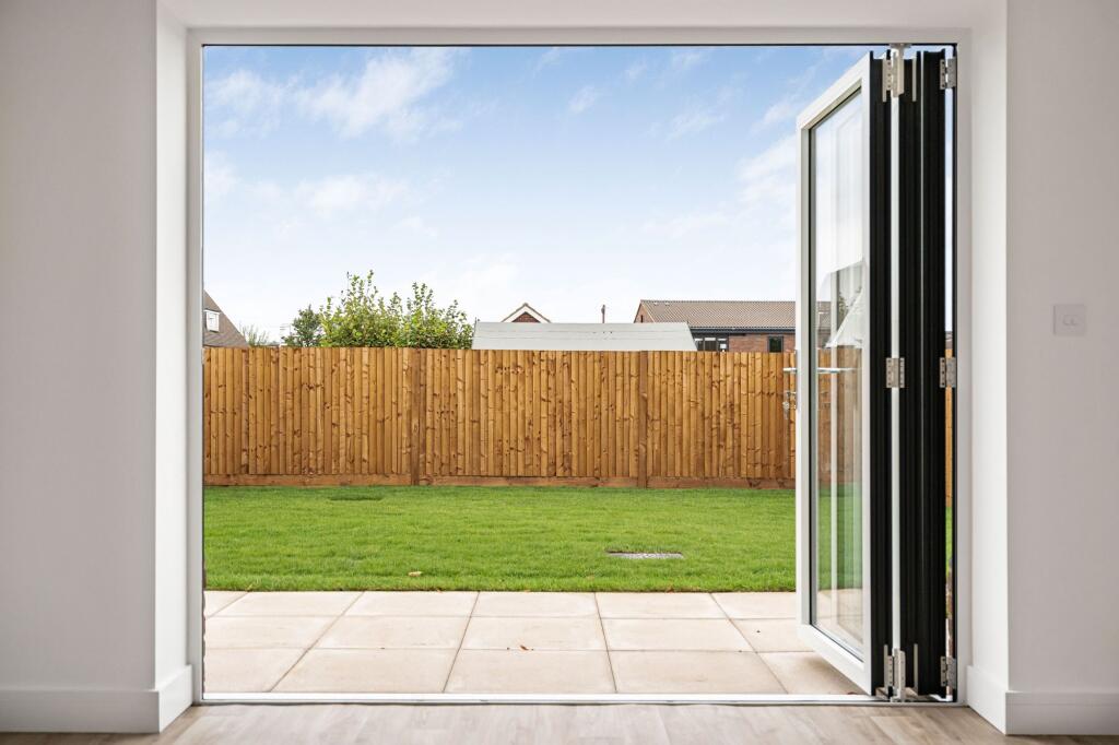 House in Luton - View 4
