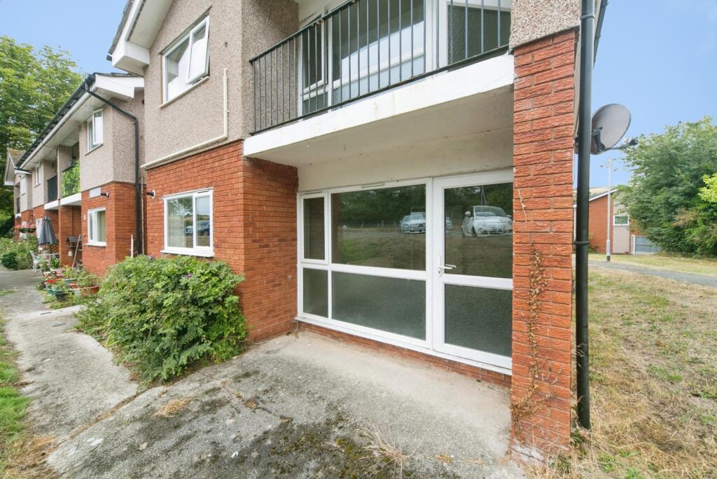 Apartment in Old Colwyn, Conwy - More
