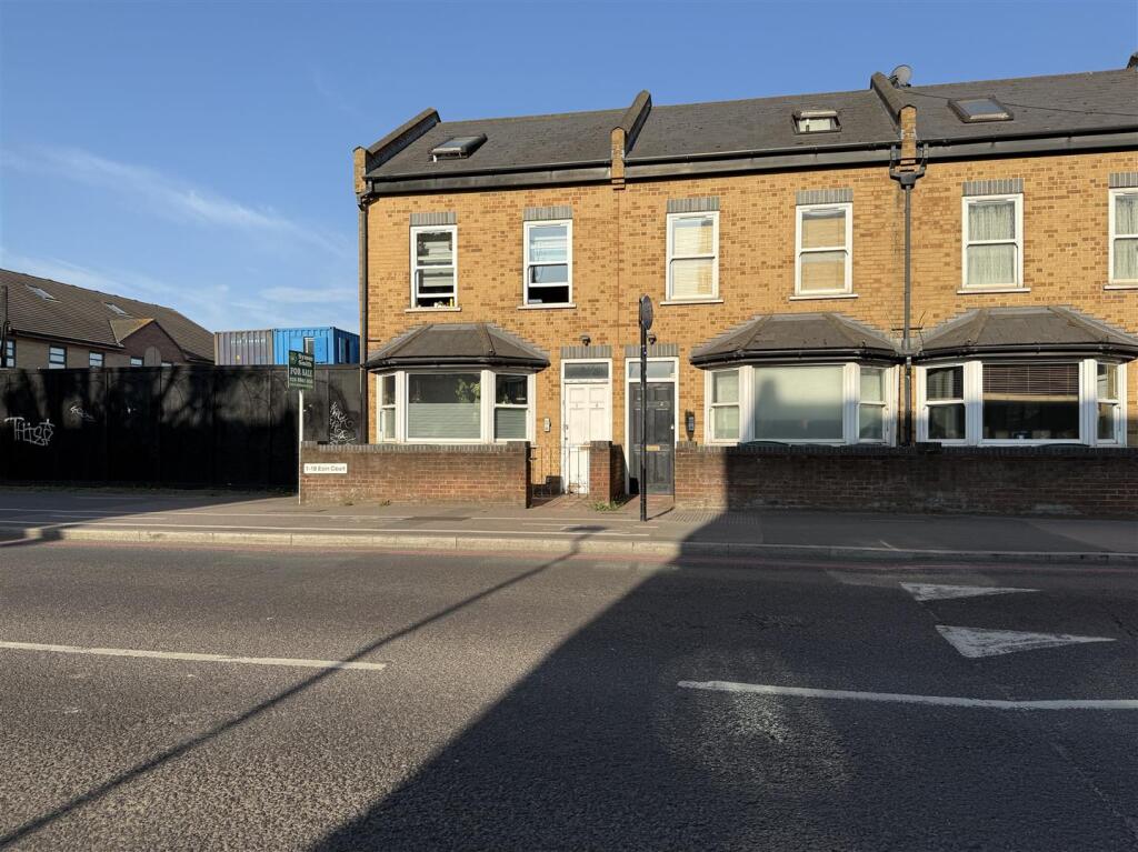 Main image of property: Esin Court, Broad Lane