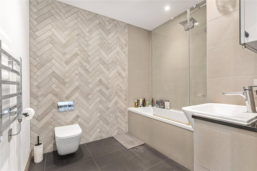 Apartment in London, Fish Island, Bow - View 3
